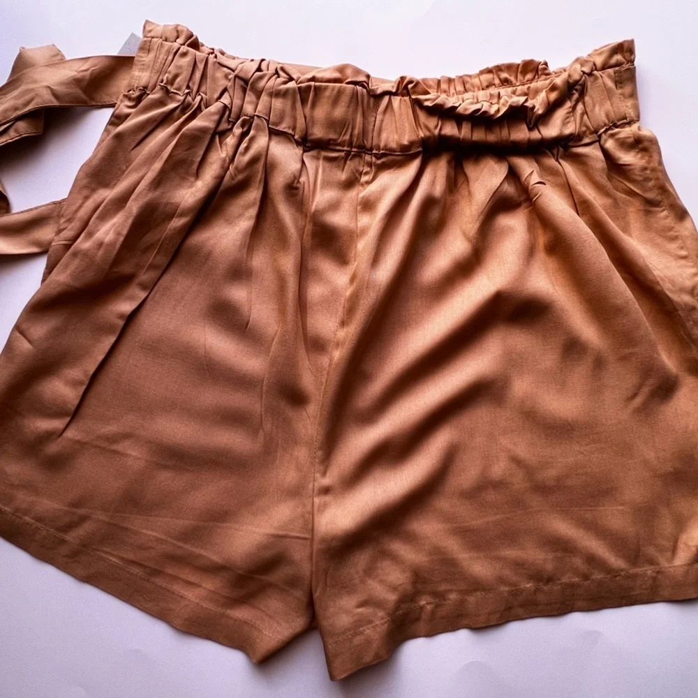 Dress shorts, yellow size 8 . PRIMARK CARES